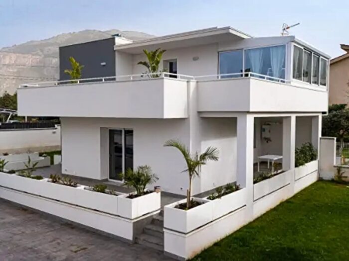 Casa trilocale in affitto in Lungomare Cristoforo Colombo, Carini