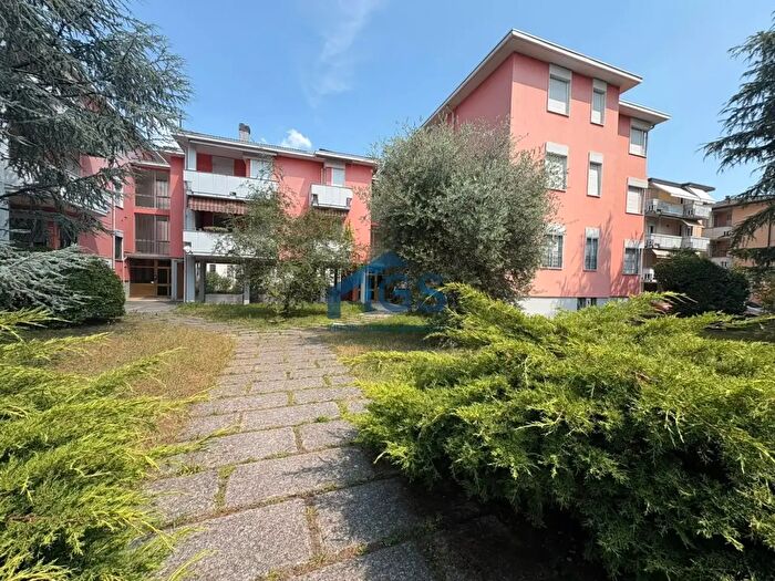 Appartamento quadrilocale in vendita in Via Luigi Gadola, Brescia