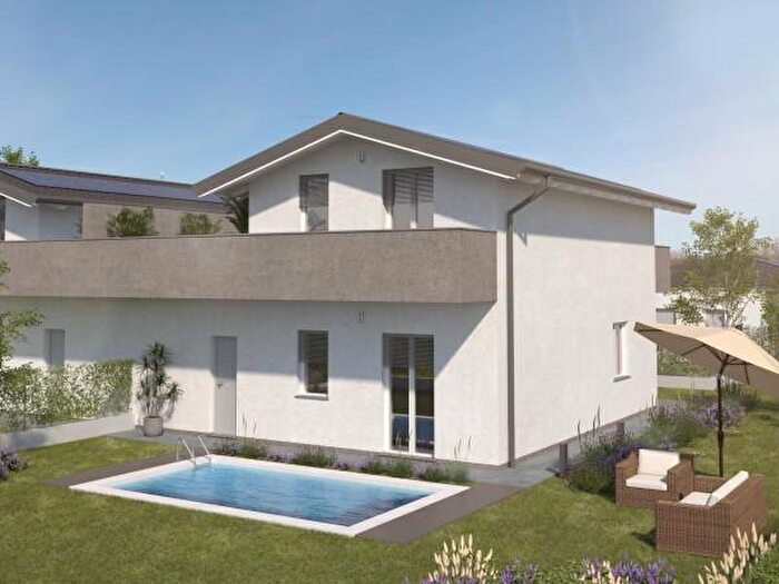 Casa quadrilocale in vendita in Via Guglielmo Marconi, Uggiate con Ronago