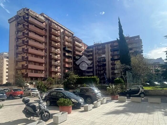 Appartamento quadrilocale in affitto in Piazzale della Costellazione, Palermo