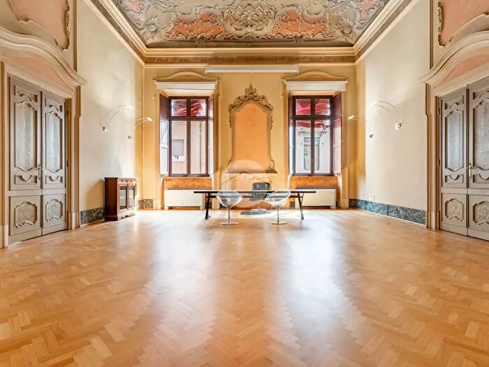 Appartamento trilocale in vendita in Largo Castello, Ferrara