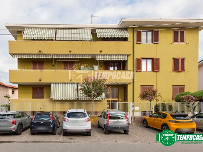 Appartamento trilocale in vendita in Via Domodossola, Busto Arsizio