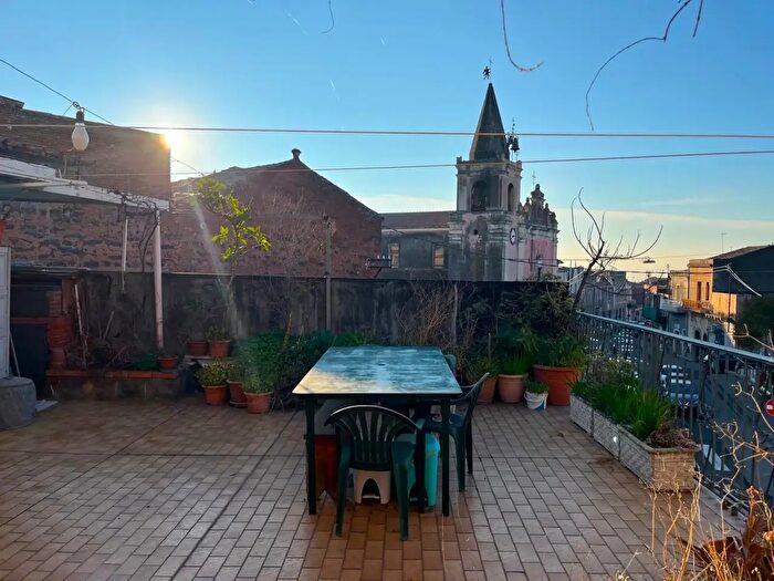 Appartamento quadrilocale in vendita in Via Roma, Gravina Di Catania
