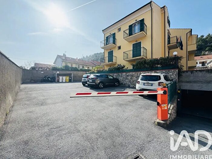 Appartamento trilocale in vendita in Via Provinciale, Toirano