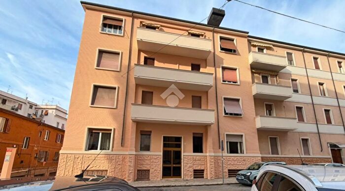 Appartamento trilocale in vendita in Via Trieste, Ancona