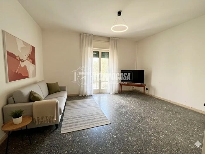 Appartamento trilocale in vendita in Via Brigata Bologna, Napoli