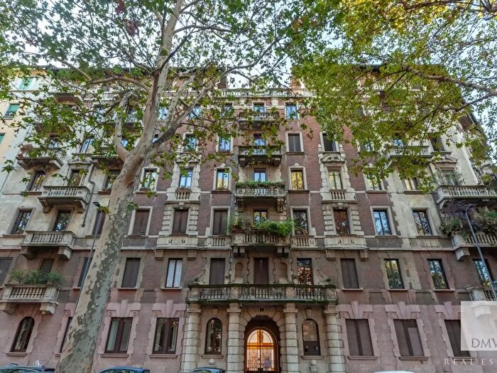 Appartamento trilocale in affitto in Piazza Giuseppe Grandi, Milano