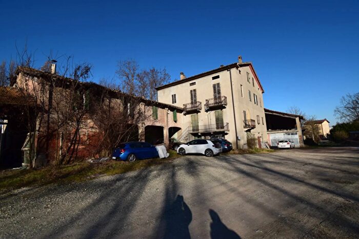 Casa con 18 locali in vendita in Scipione, Salsomaggiore Terme