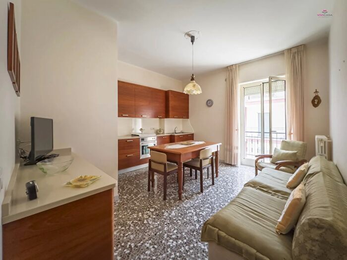 Appartamento trilocale in vendita in Via Giacomo Leopardi Putignano, Putignano