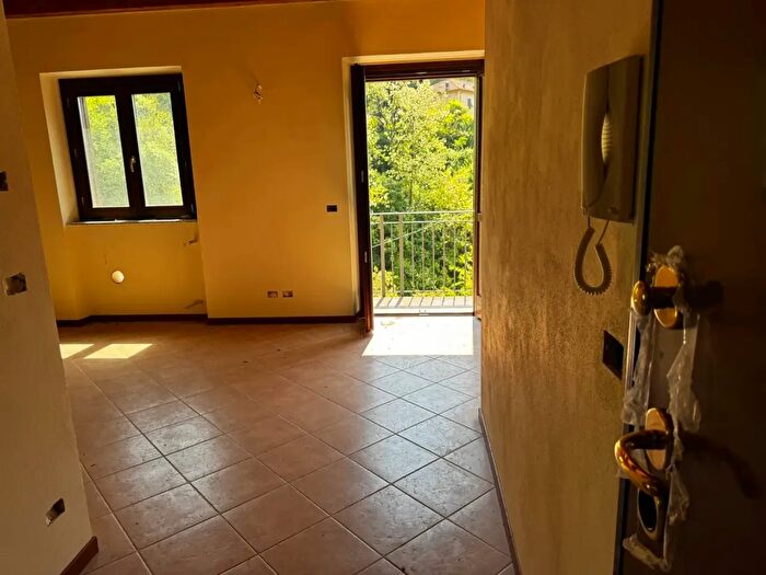 Appartamento bilocale in vendita in Via Giovanni XXIII, Serra Ricco