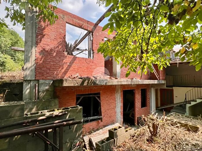 Casa trilocale in vendita in Frazione Villa, Traves