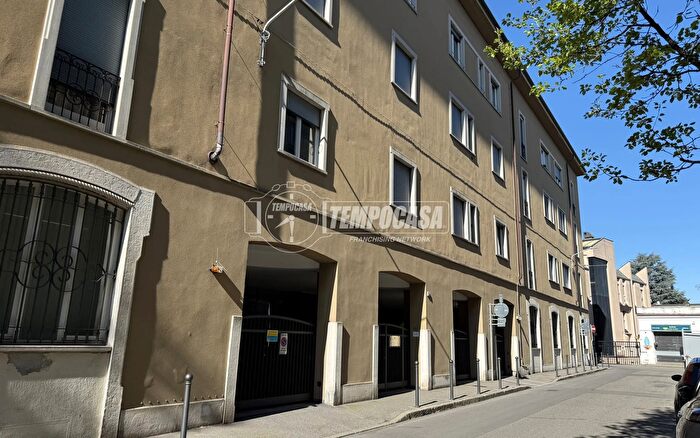 Appartamento trilocale in vendita in Via Giulini, Monza