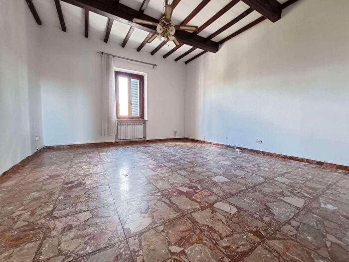 Appartamento con 6 locali in vendita in Montespertoli