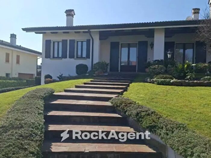 Casa con 6 locali in vendita in Selvazzano Dentro