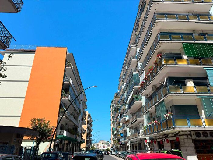 Appartamento bilocale in affitto in Via Raffaele Caravaglios, Fuorigrotta, Napoli