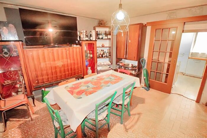 Casa quadrilocale in vendita in Via Copermio Est, Colorno