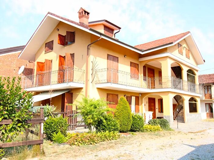 Appartamento con 7 locali in vendita in Santo Stefano Roero