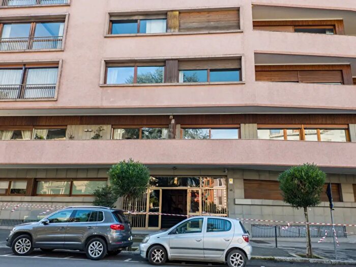 Appartamento con 6 locali in affitto in Via Antonio Bertoloni, Roma