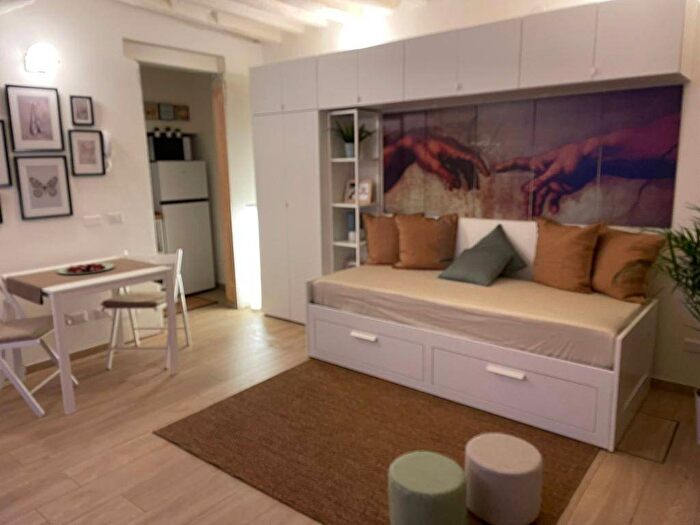 Appartamento monolocale in affitto in Parco Ducale Oltretorrente, Parma