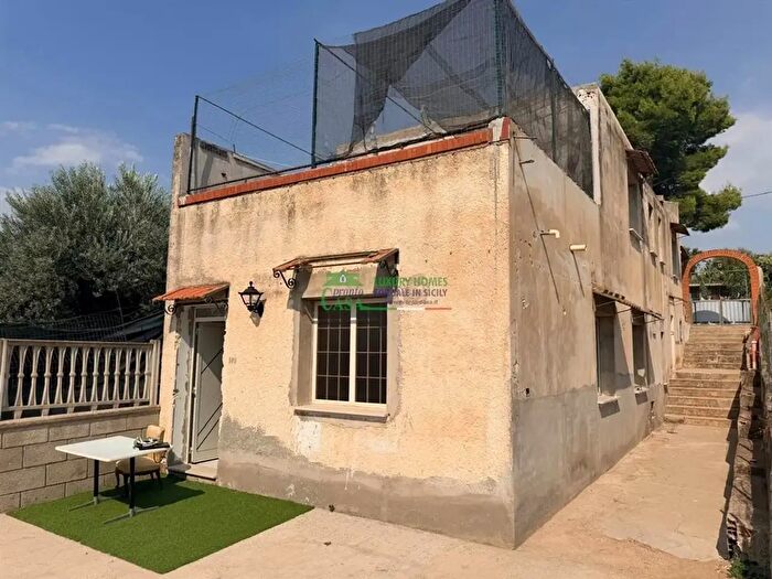 Casa con 10 locali in vendita in Sp, Chiaramonte Gulfi