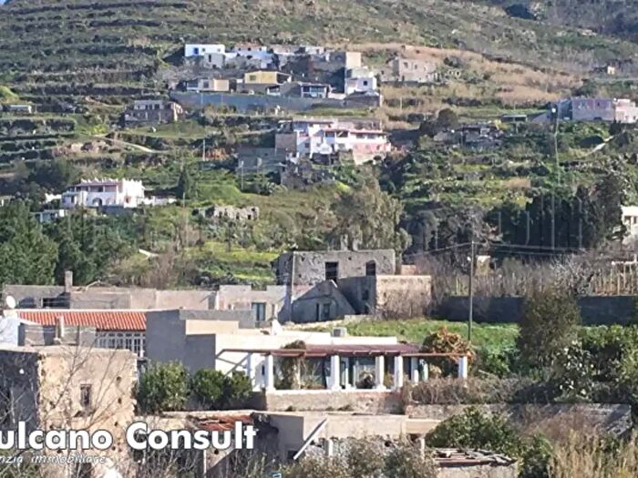 Casa quadrilocale in vendita in Sp, Lipari