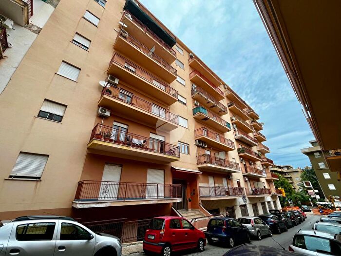Appartamento con 5 locali in vendita in Via Nicolò Tommaseo, Bagheria
