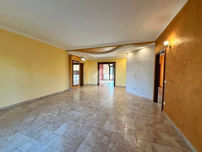 Appartamento quadrilocale in vendita in Via Federico Fellini, Crotone