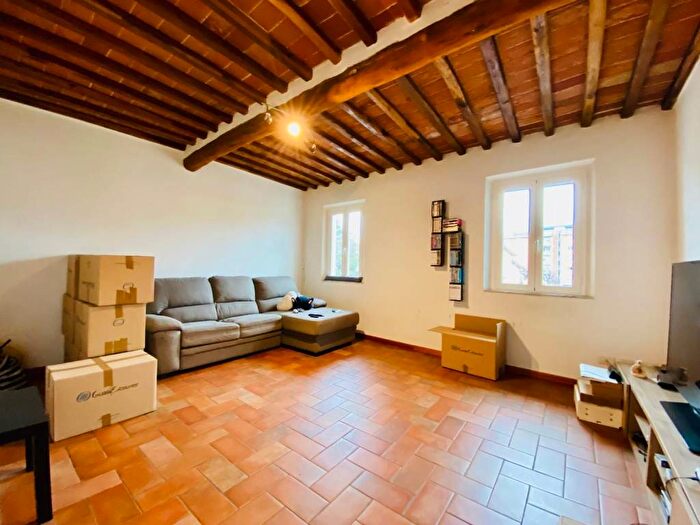 Appartamento trilocale in affitto in Via Alcide De Gasperi, SantAnna, Lucca