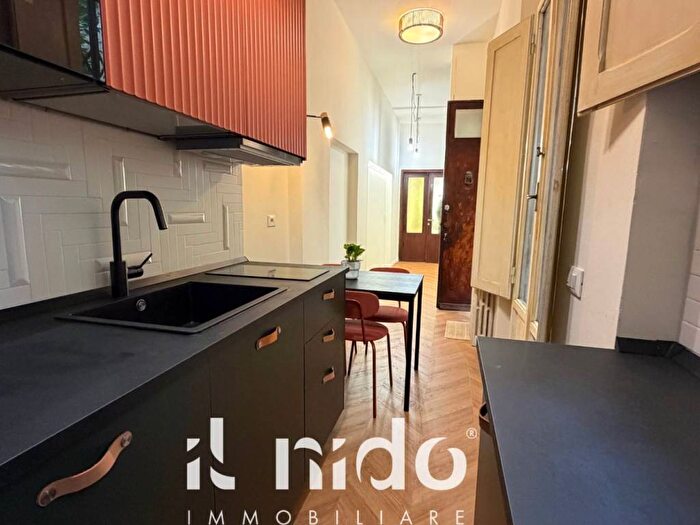Appartamento trilocale in affitto in Via Solferino, Borgo Ognissanti Il Prato, Firenze