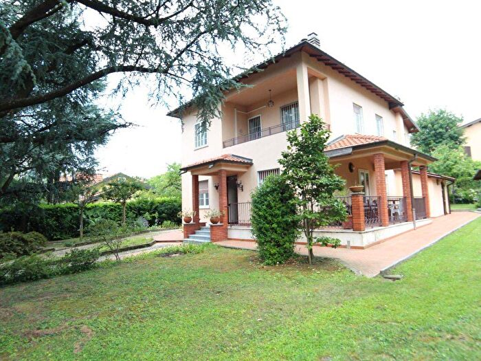 Casa con 5 locali in affitto in via montello, Montello, Varese