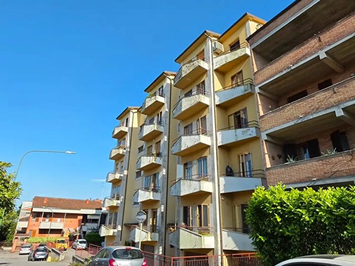 Appartamento con 5 locali in vendita in Via Mario Bandini, Siena