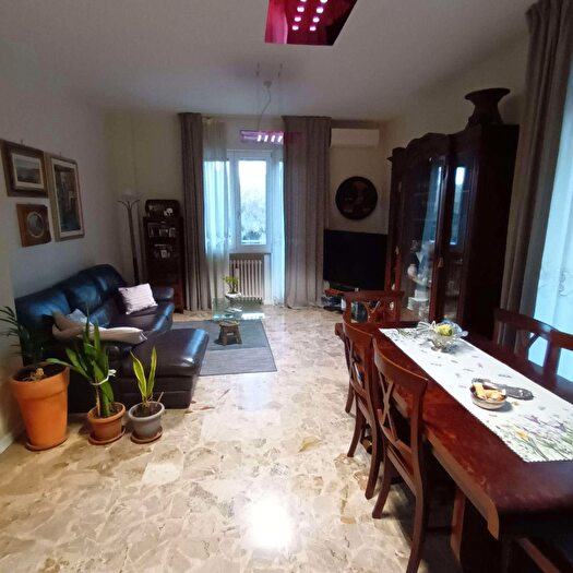 Appartamento con 5 locali in vendita in Pesaro