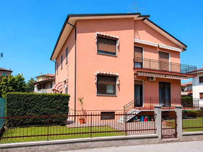 Appartamento con 5 locali in affitto in Via Mario Zaldini, San Martino Buon Albergo