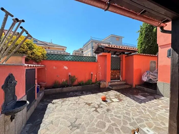 Appartamento quadrilocale in vendita in Via di Vermicino, Roma