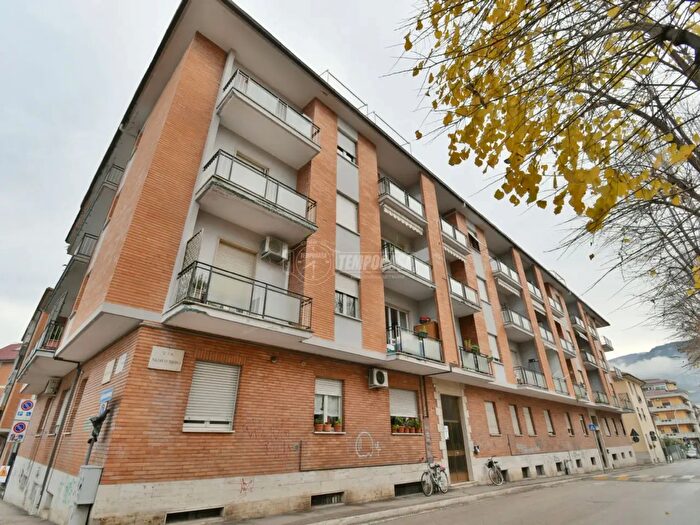 Appartamento trilocale in vendita in Via Nazario Sauro, Ascoli Piceno