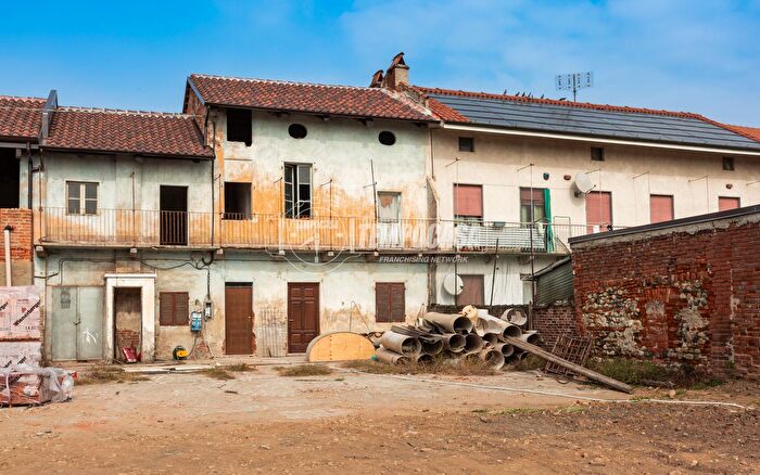 Casa con 5 locali in vendita in Via Barragino, Chivasso