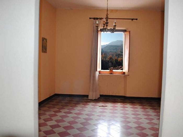 Casa con 6 locali in vendita in Centro, Cetona