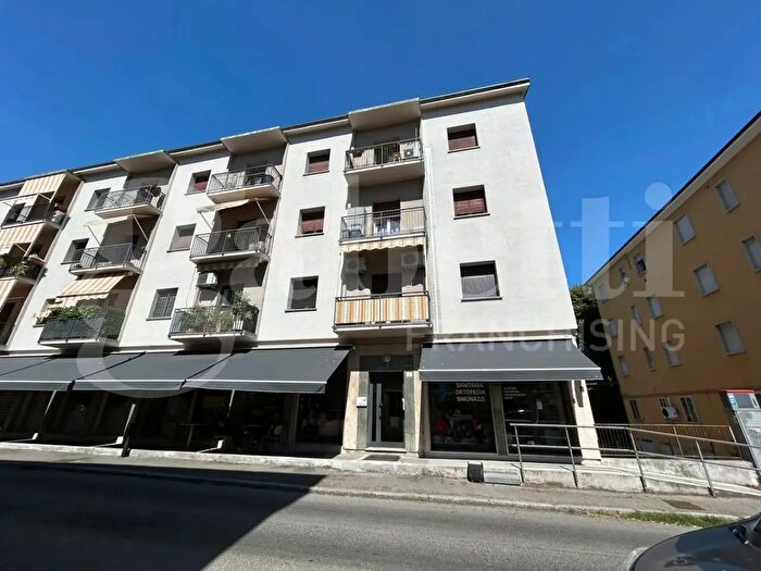 Appartamento quadrilocale in vendita in Via Predosa, Zola Predosa