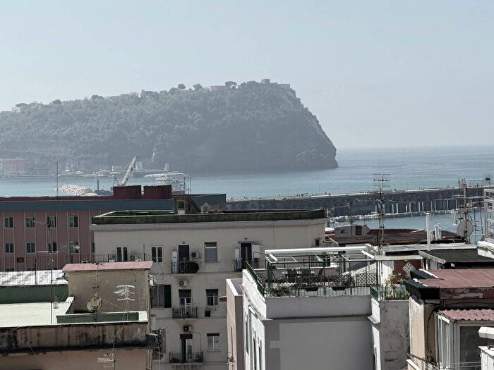 Appartamento bilocale in affitto in Via di Niso, Bagnoli, Napoli
