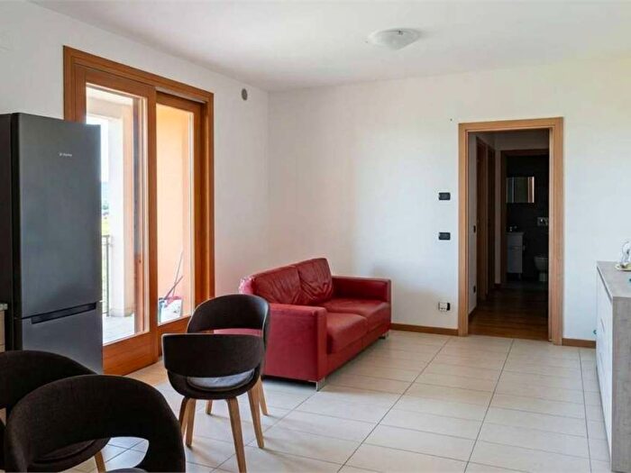 Appartamento con 5 locali in affitto in Centro, Fontanelle
