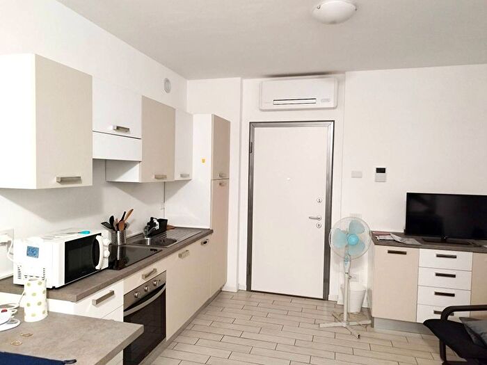 Appartamento monolocale in affitto in Via Federico Confalonieri, Villasanta