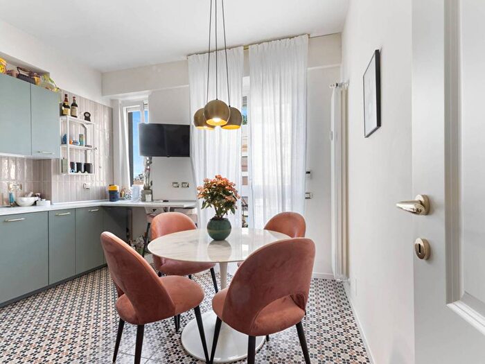 Appartamento trilocale in affitto in Via Giuseppe Ripamonti, Vigentino Fatima, Milano