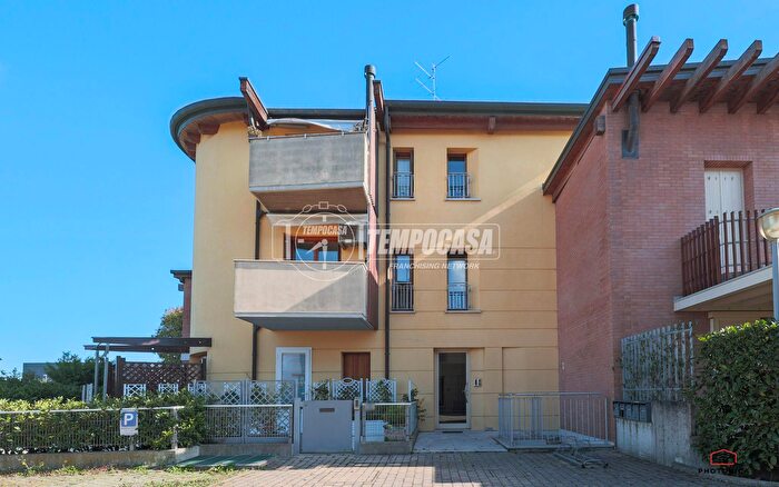 Appartamento trilocale in vendita in Via Don Leo Commissari, Lugo