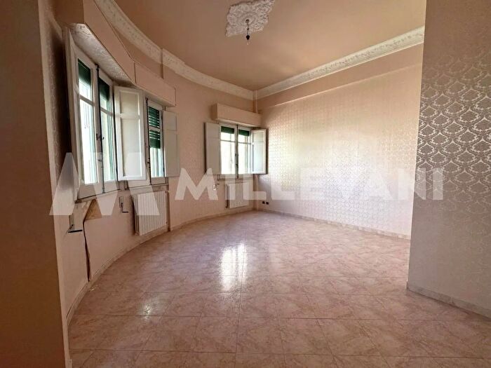 Appartamento con 7 locali in vendita in Via San Giuliano, Ragusa