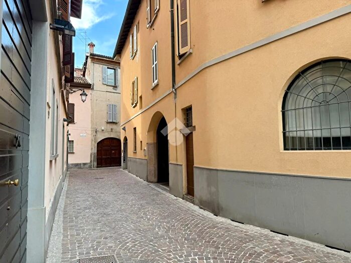 Appartamento con 5 locali in vendita in Via Carlo Carcano, Treviglio