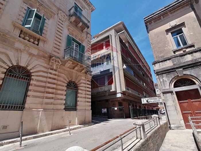 Appartamento con 6 locali in vendita in Ragusa