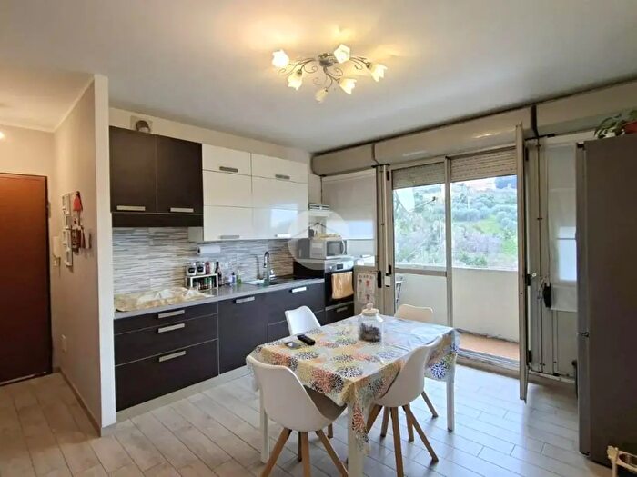 Appartamento quadrilocale in vendita in Via E Vittorini, Genova