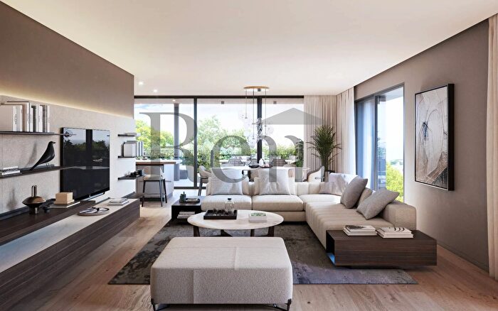 Appartamento con 9 locali in vendita in Via Cavalleggeri Treviso, Treviso