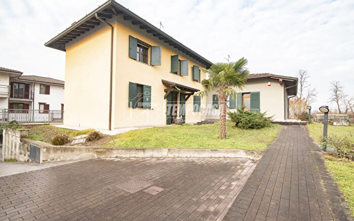 Casa con 5 locali in vendita in Via Giuseppe Verdi, Arcene