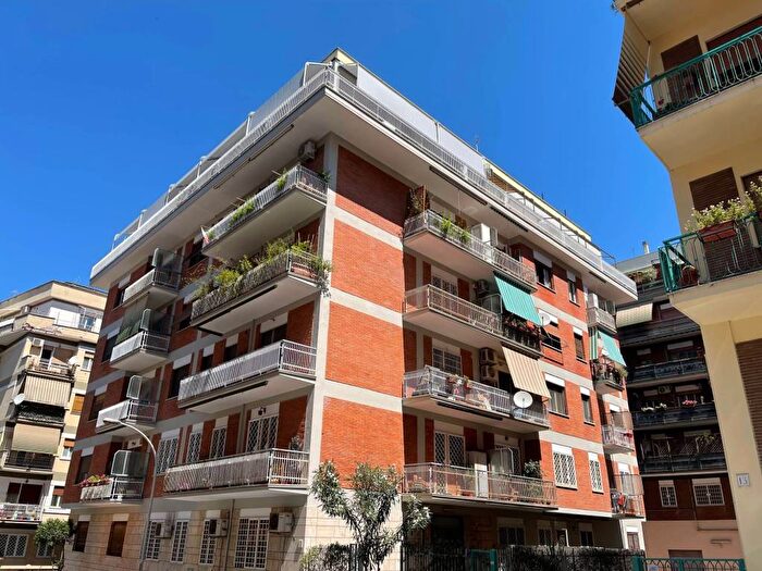 Appartamento monolocale in affitto in Via Michelangelo Schipa, Appio Latino, Roma